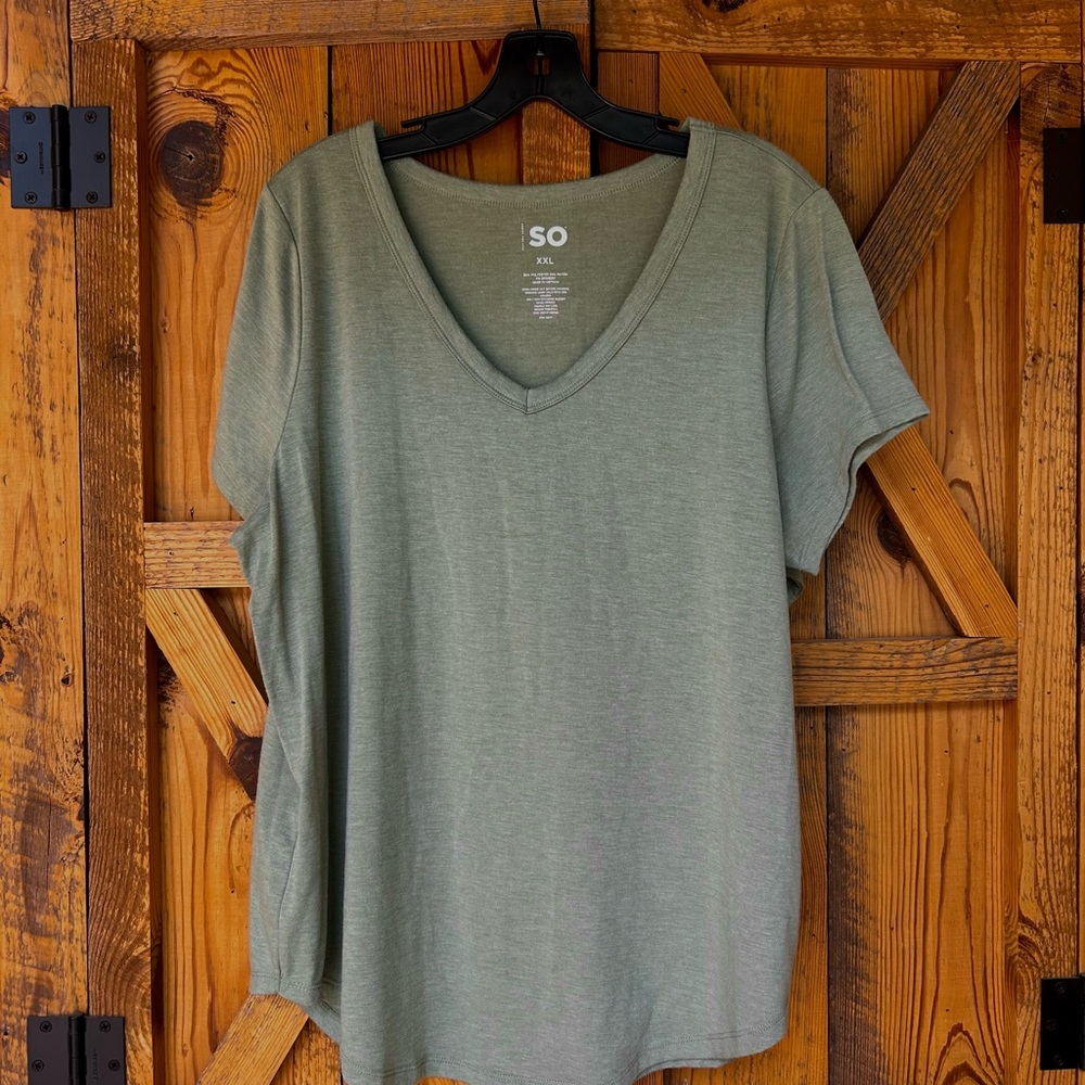 SO Women's Green V-Neck Top